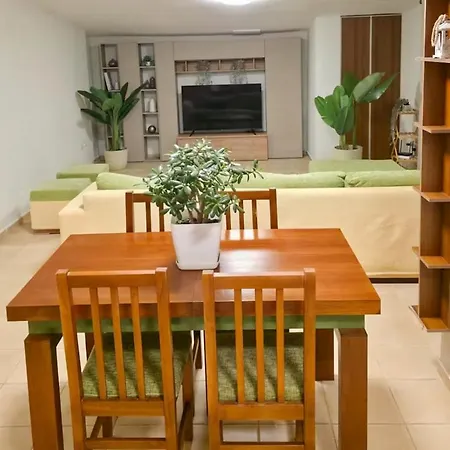Kvmuaci Majli Albgolem Bed and breakfast Golem (Tirana)